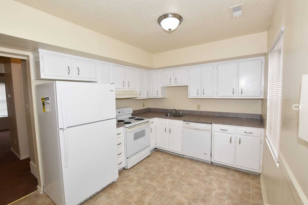 6006 Edgelake Drive Virginia Beach, VA 23464
