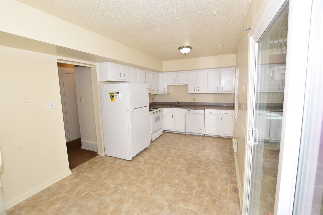 6006 Edgelake Drive Virginia Beach, VA 23464