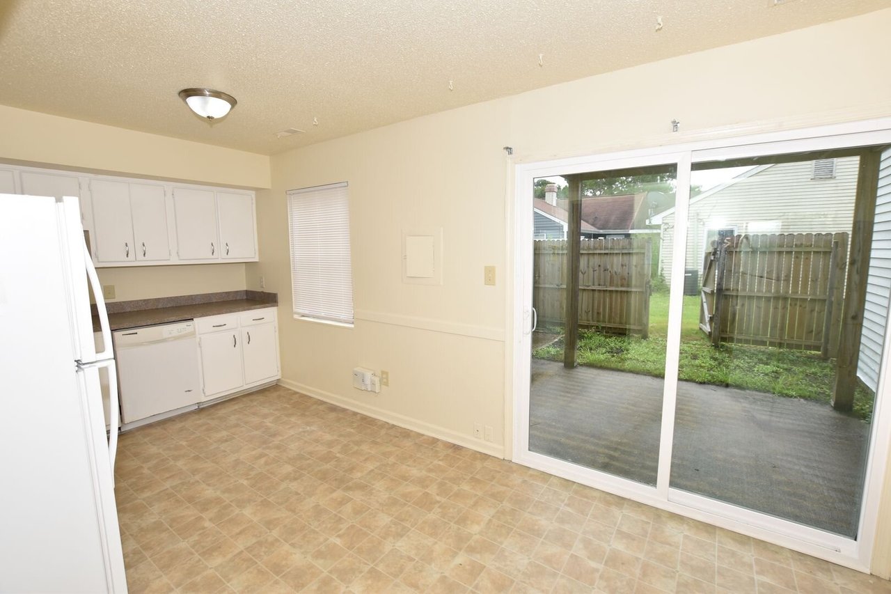 6006 Edgelake Drive Virginia Beach, VA 23464