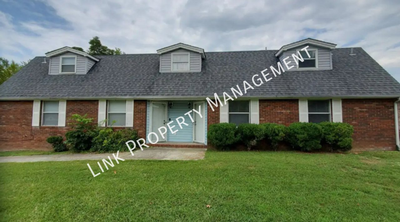 4911B Marylin Lane Chattanooga, TN 37411