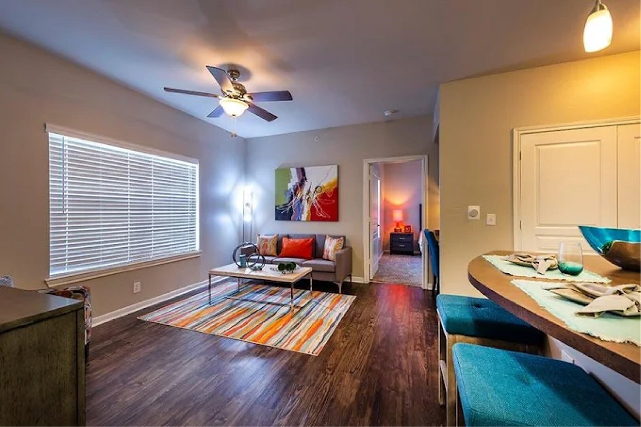  (Campaign: E1 | Studio 1 Bath | 464 sq ft)