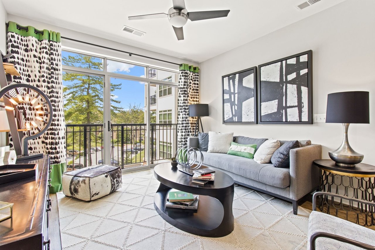  (Campaign: A4 | 1 Bed 1 Bath | 736 sq ft)