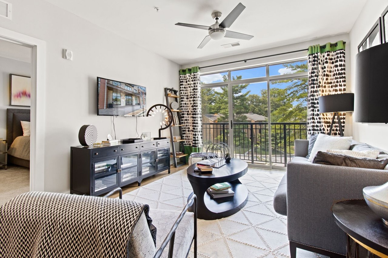  (Campaign: A4 | 1 Bed 1 Bath | 736 sq ft)