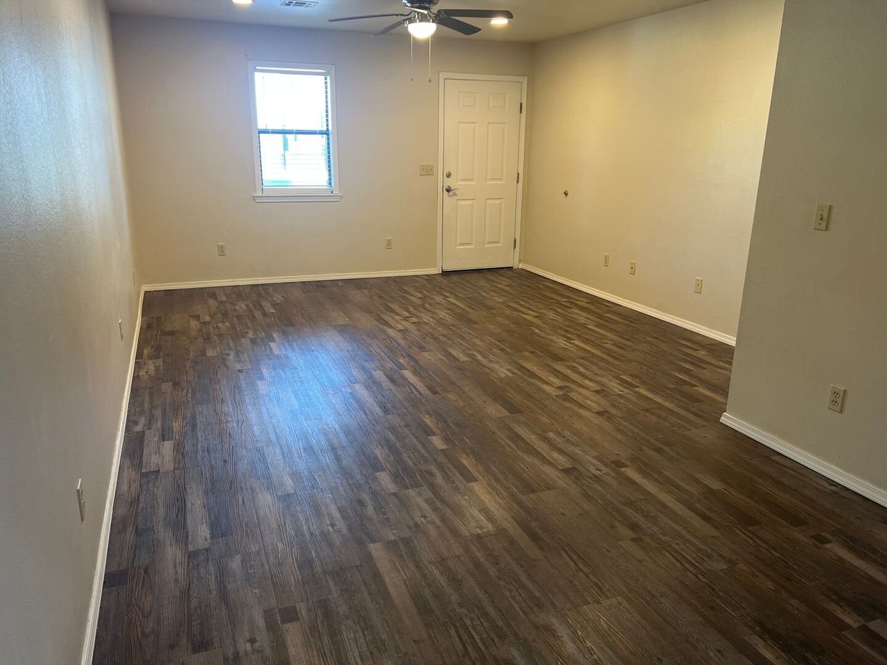 608 Rolling Hills Dr. Unit B Tahlequah, OK 74464