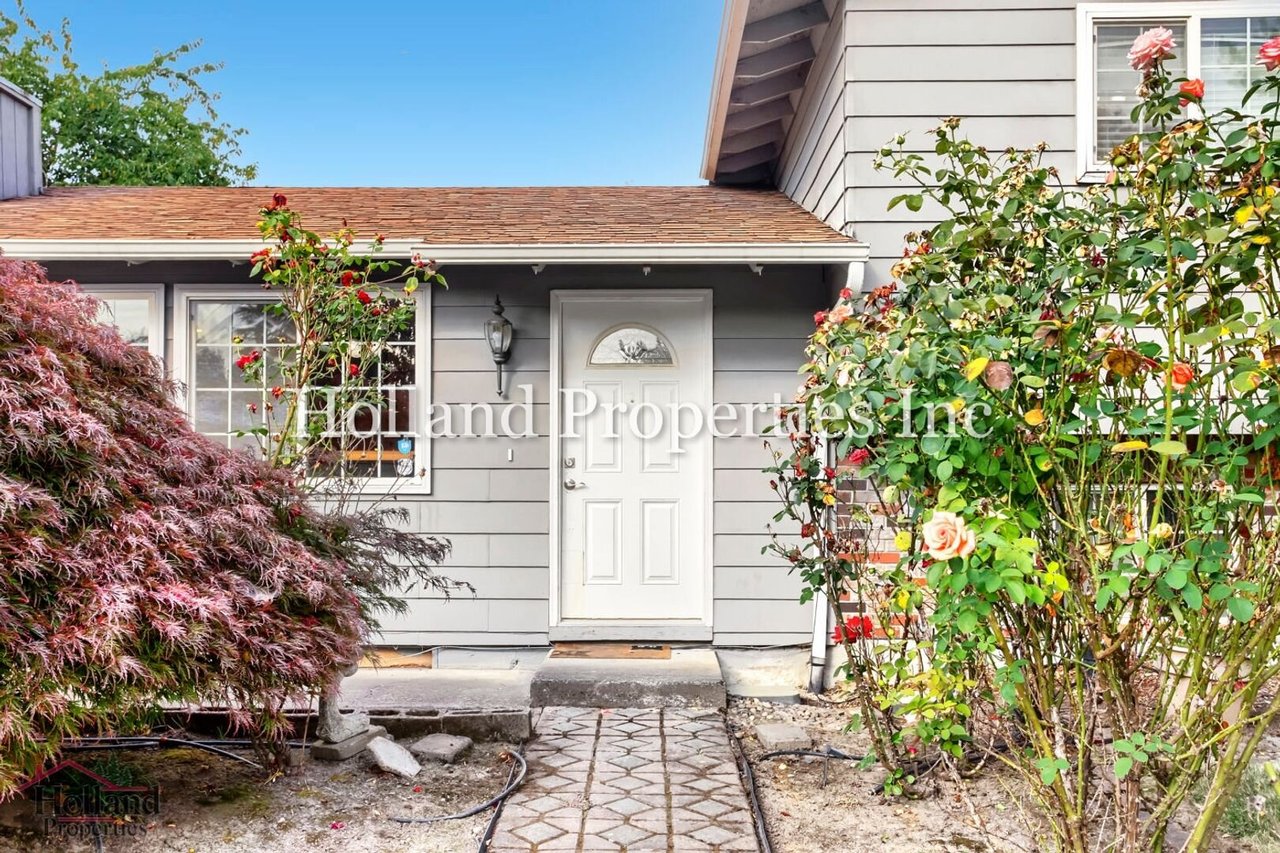 2127 SE 54th AVE Hillsboro, OR 97123