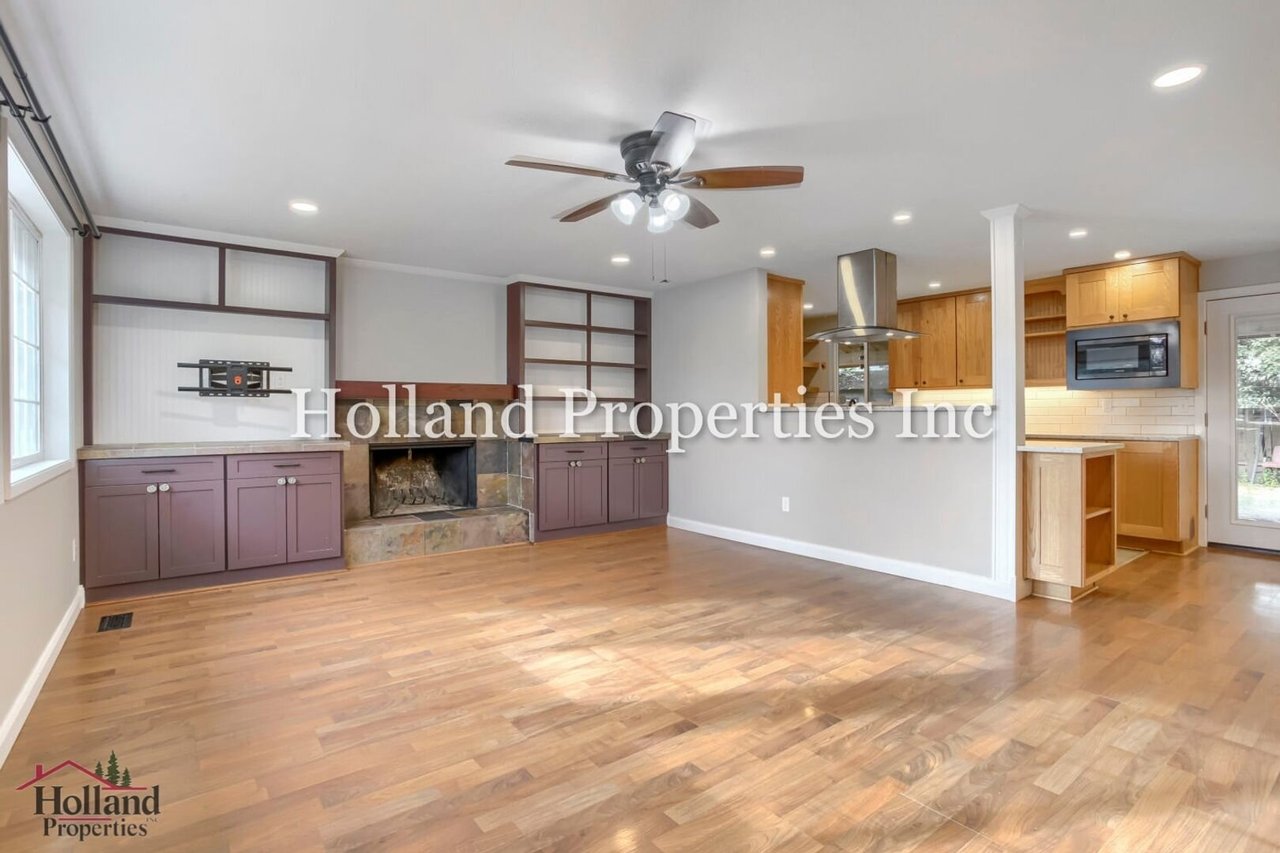 2127 SE 54th AVE Hillsboro, OR 97123