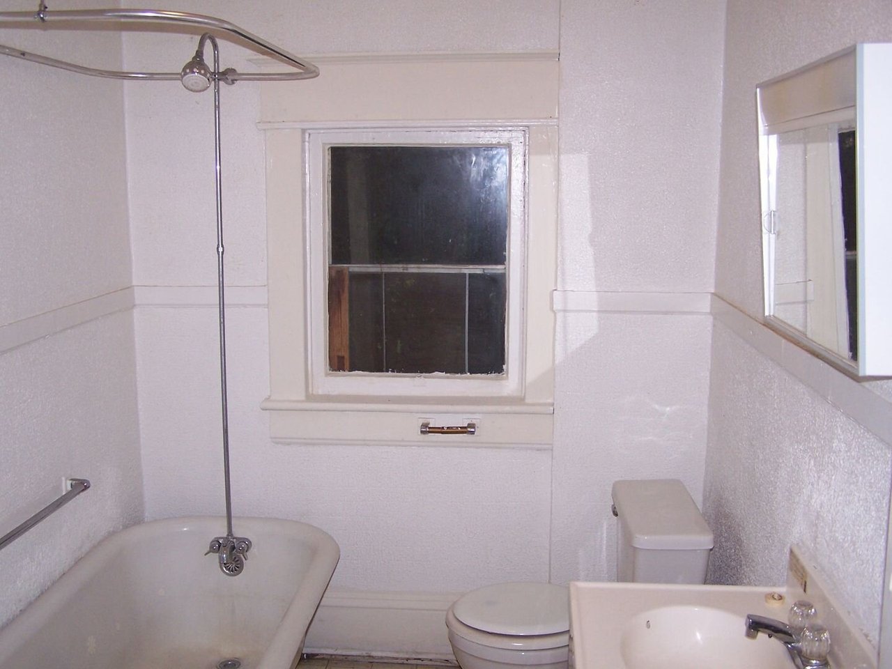 1202 Melrose Avenue - Unit 2 Roanoke, VA 24017