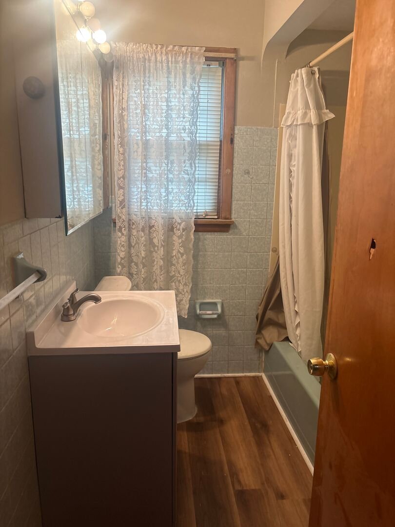 4253 E. 162nd St. Cleveland, OH 44128
