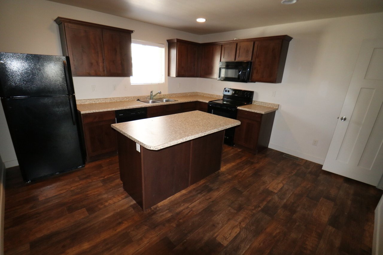 209 N 680 E Vineyard, UT 84058