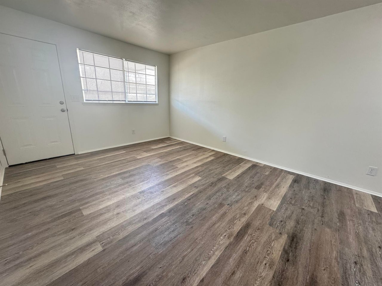 4704 Estonia St