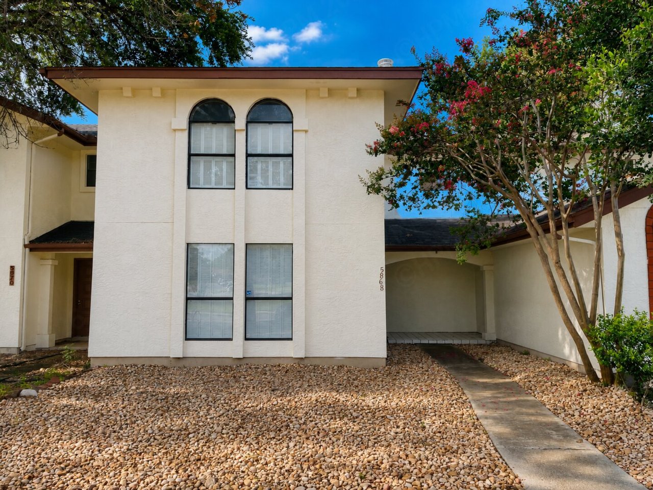 5868 Royal Ridge San Antonio, TX 78239