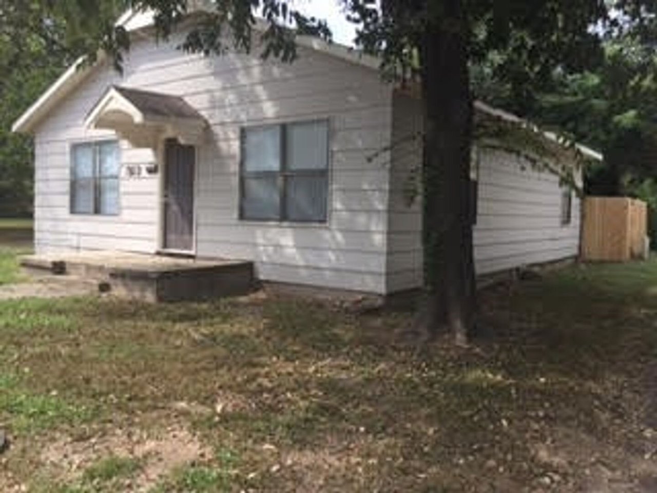 313 N College Ave Tahlequah, OK 74464-2703
