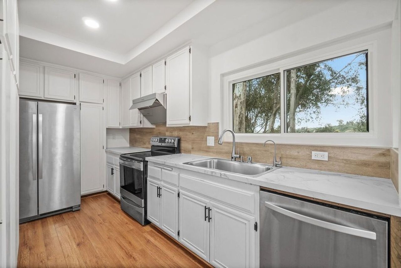 8077 Caminito Mallorca La Jolla, CA 92037