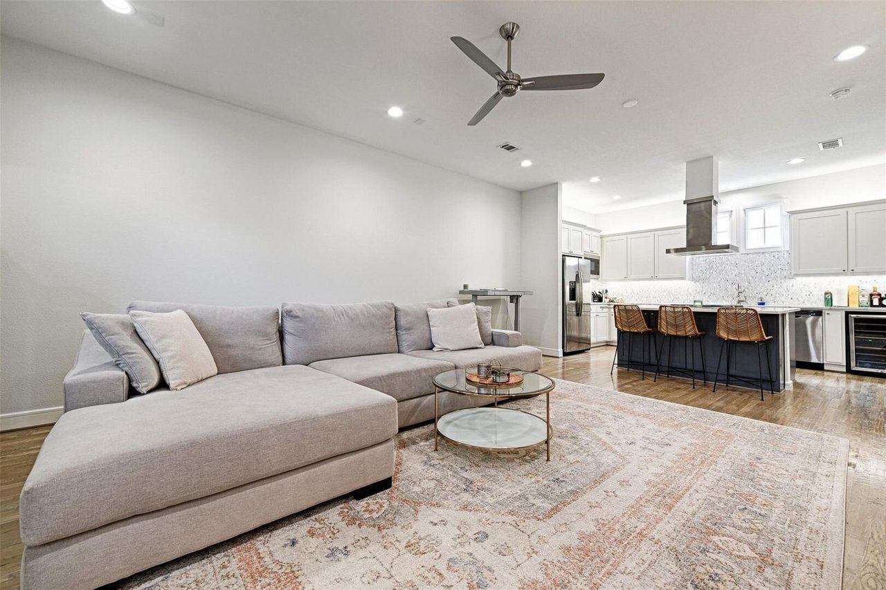 5089 Gaston Ave. #1002 Dallas, TX 75214