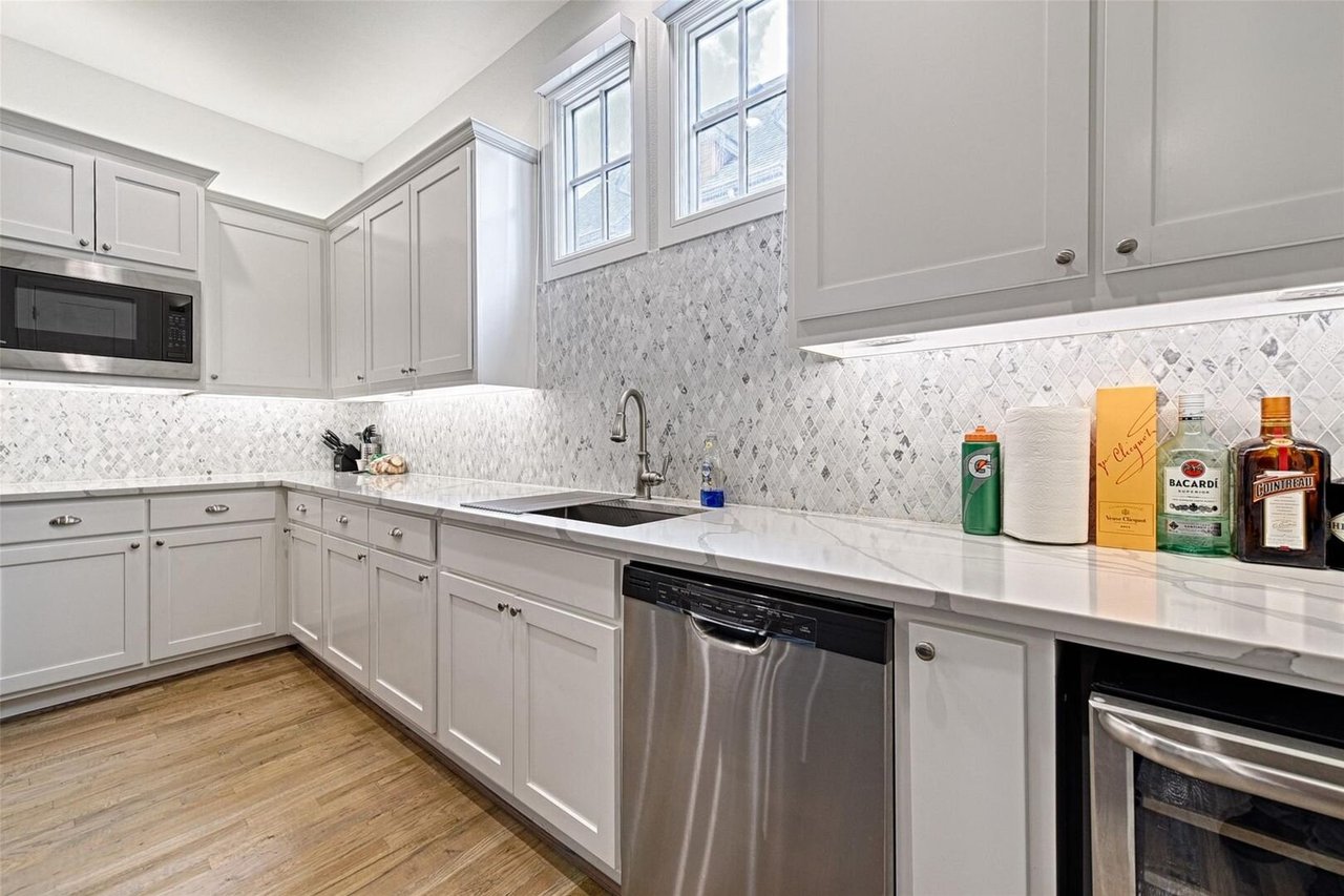 5089 Gaston Ave. #1002 Dallas, TX 75214