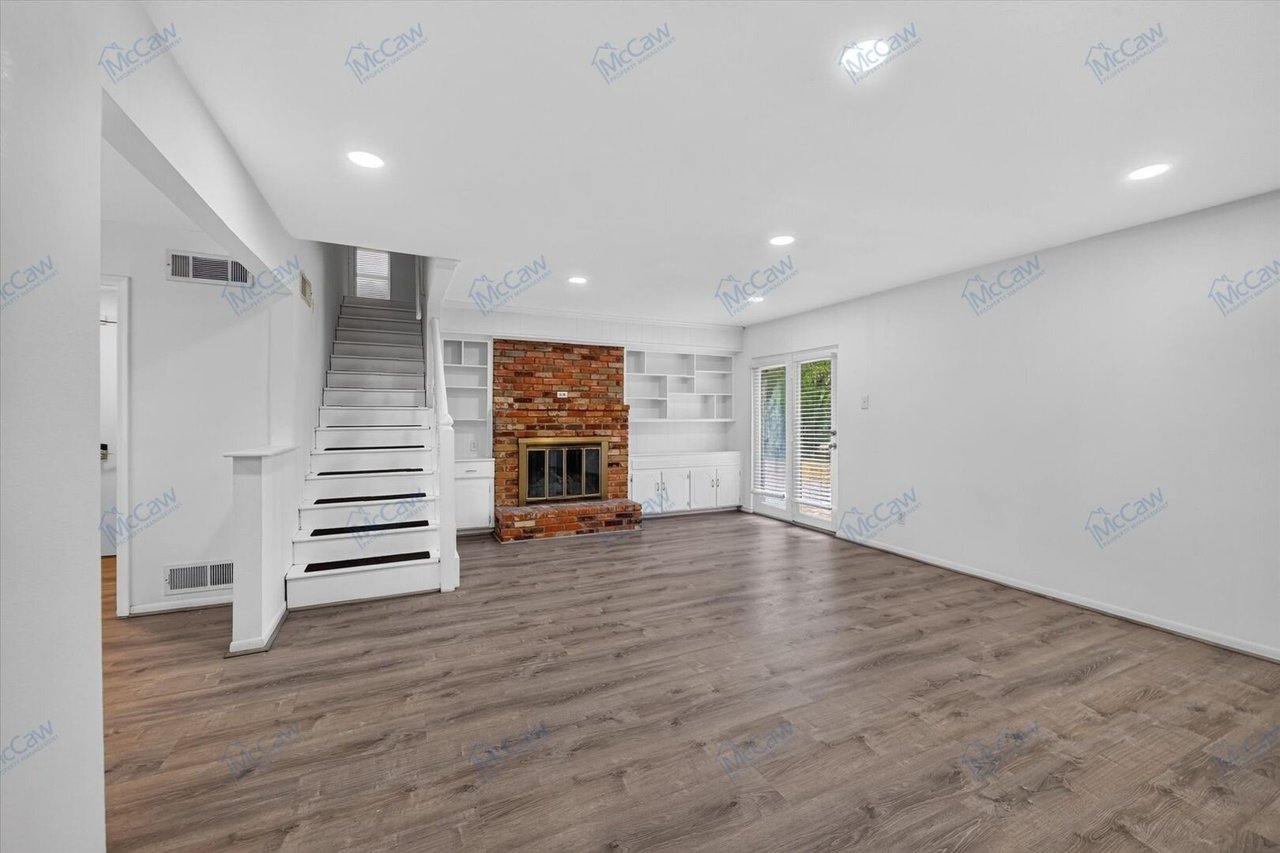 8422 Cadenza Ln. Dallas, TX 75228