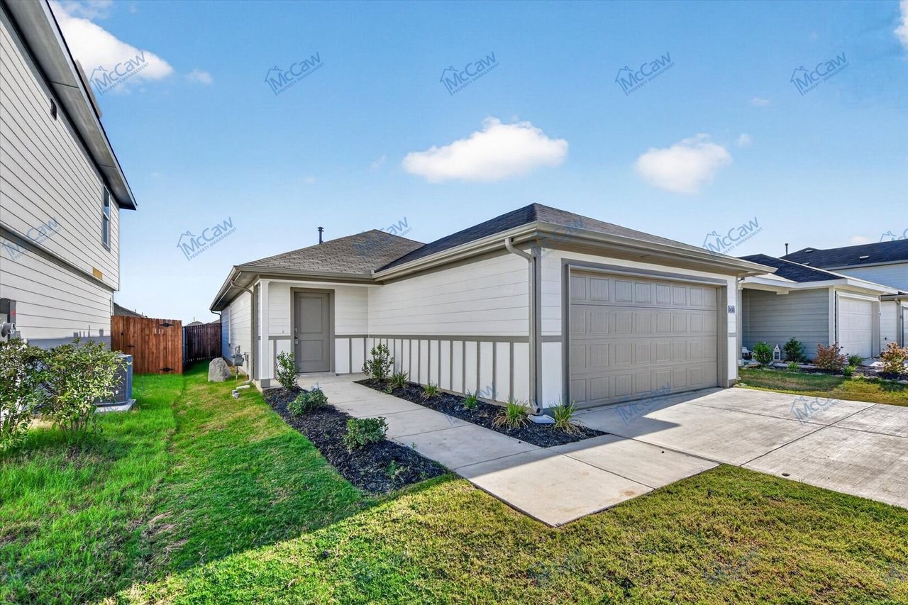 5413 Flannel Ln. Krum, TX 76249