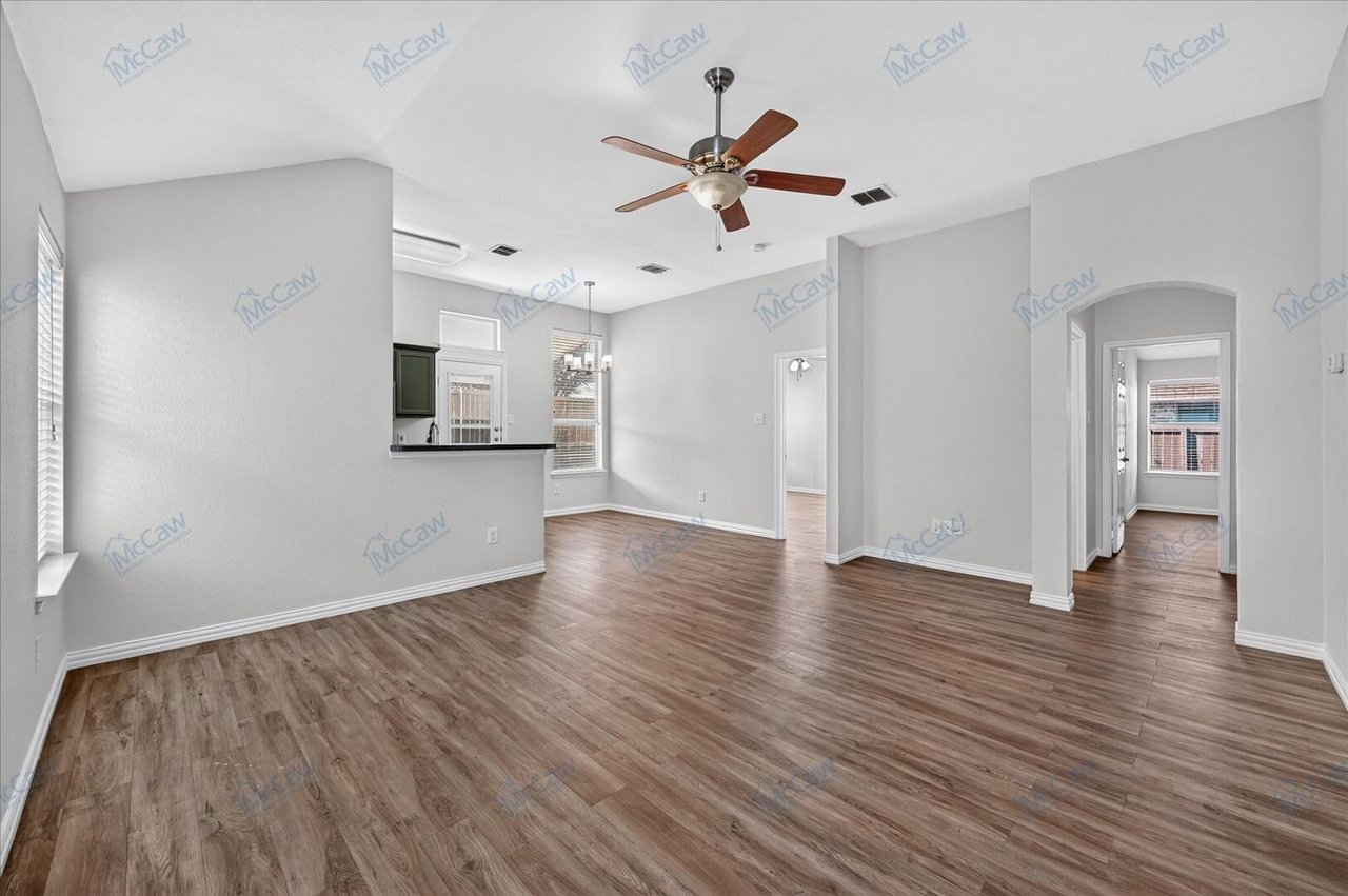 2932 Oakshire St. Denton, TX 76209