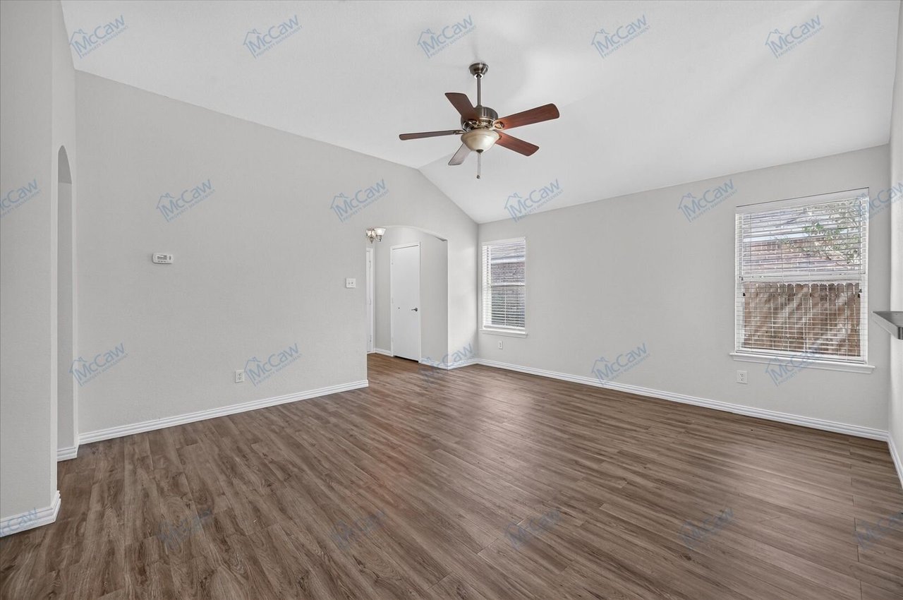 2932 Oakshire St. Denton, TX 76209