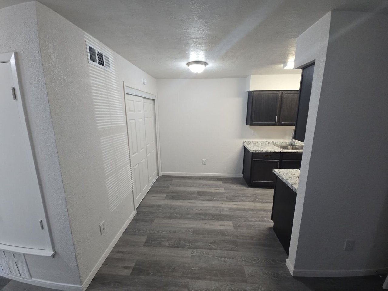900 E Leslie Cir - Unit A Austin, TX 78721