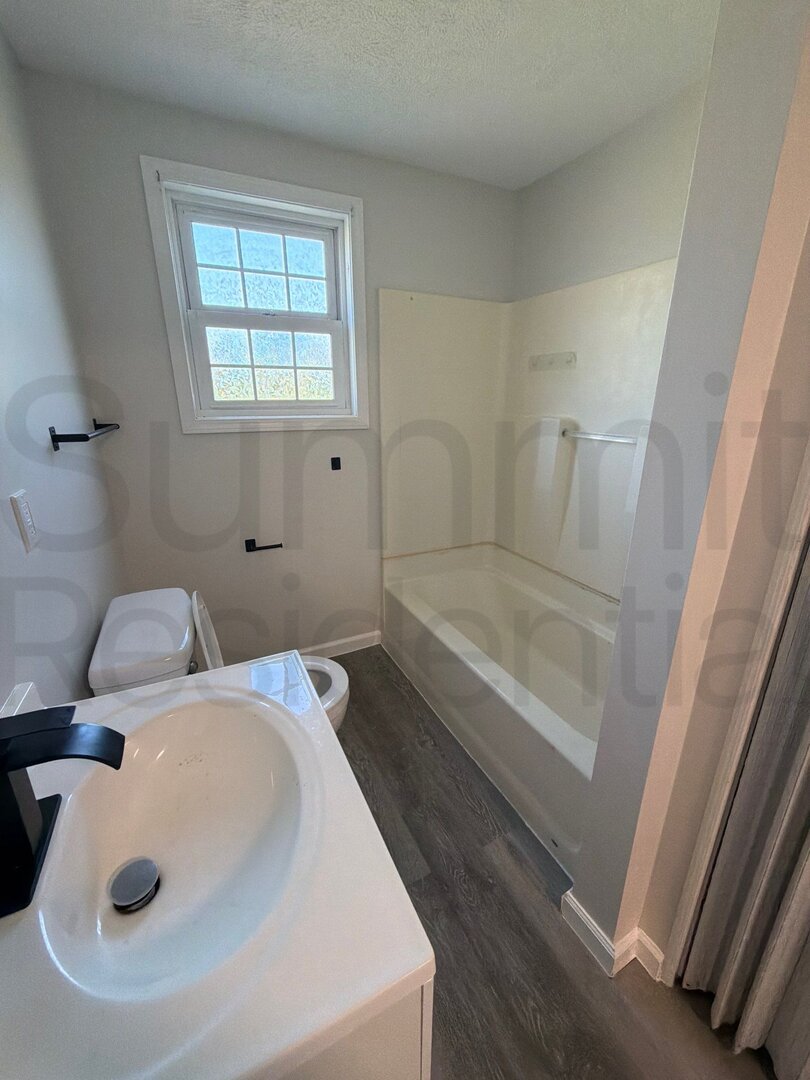 556 Oak St Mansfield, OH 44907