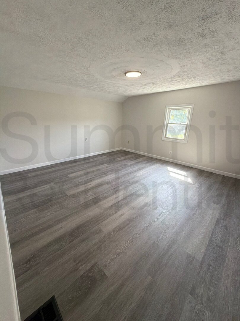 556 Oak St Mansfield, OH 44907