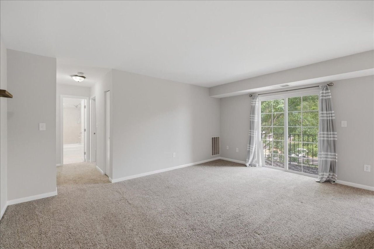 1521 Colonial Dr Apt 304 Woodbridge, VA 22192