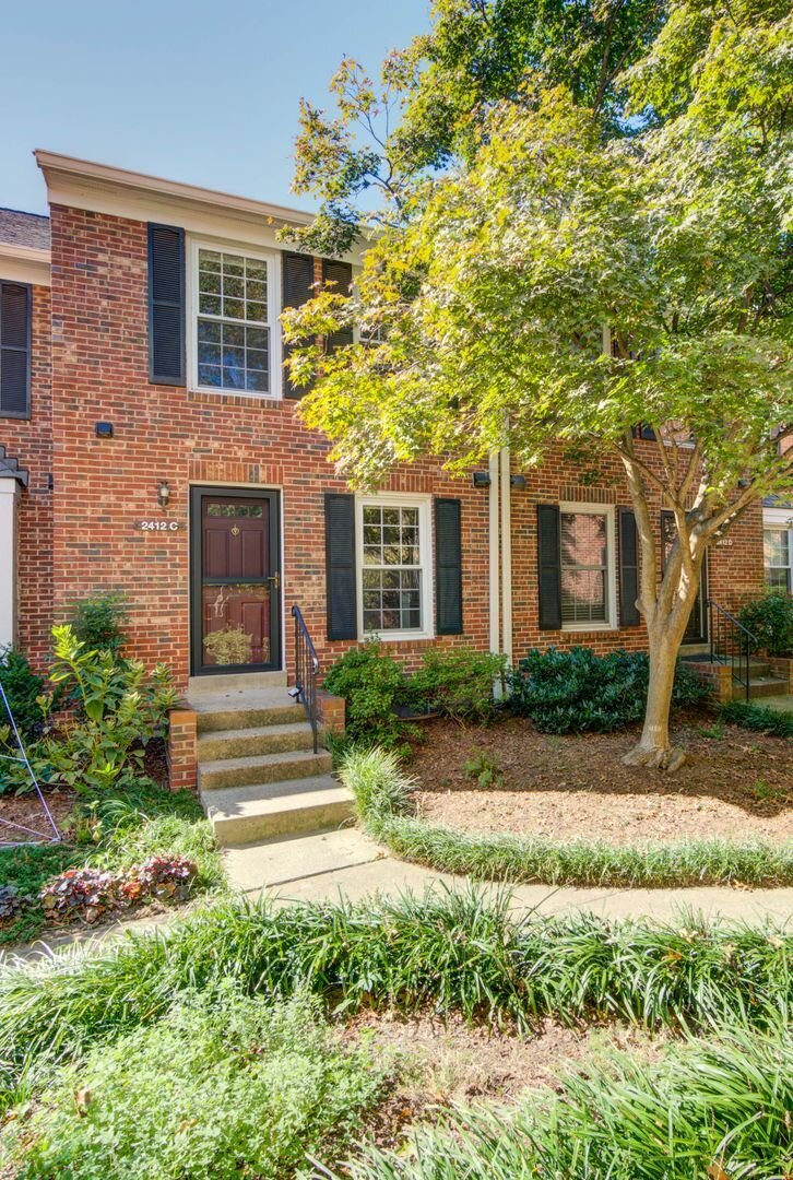 2412 S. Walter Reed Dr Unit C Arlington, VA 22206
