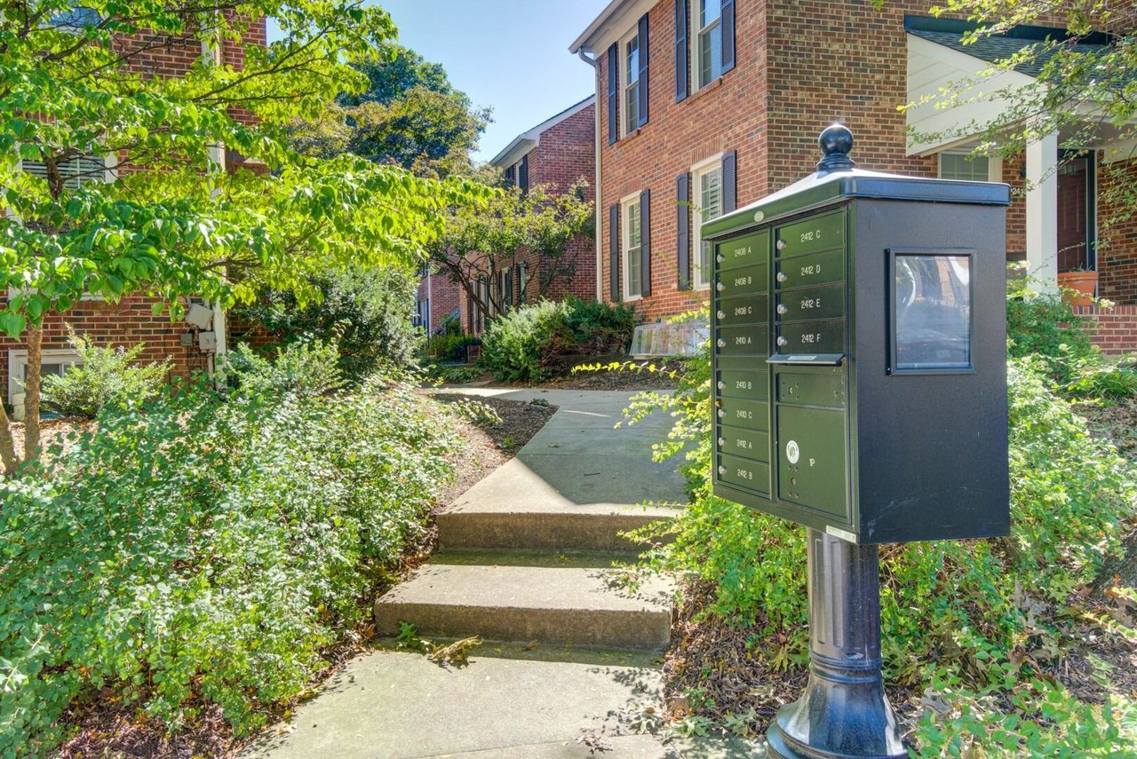 2412 S. Walter Reed Dr Unit C Arlington, VA 22206
