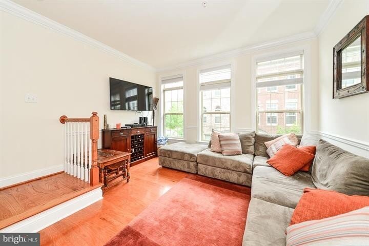 402 N Thomas St. Arlington, VA 22203-3108