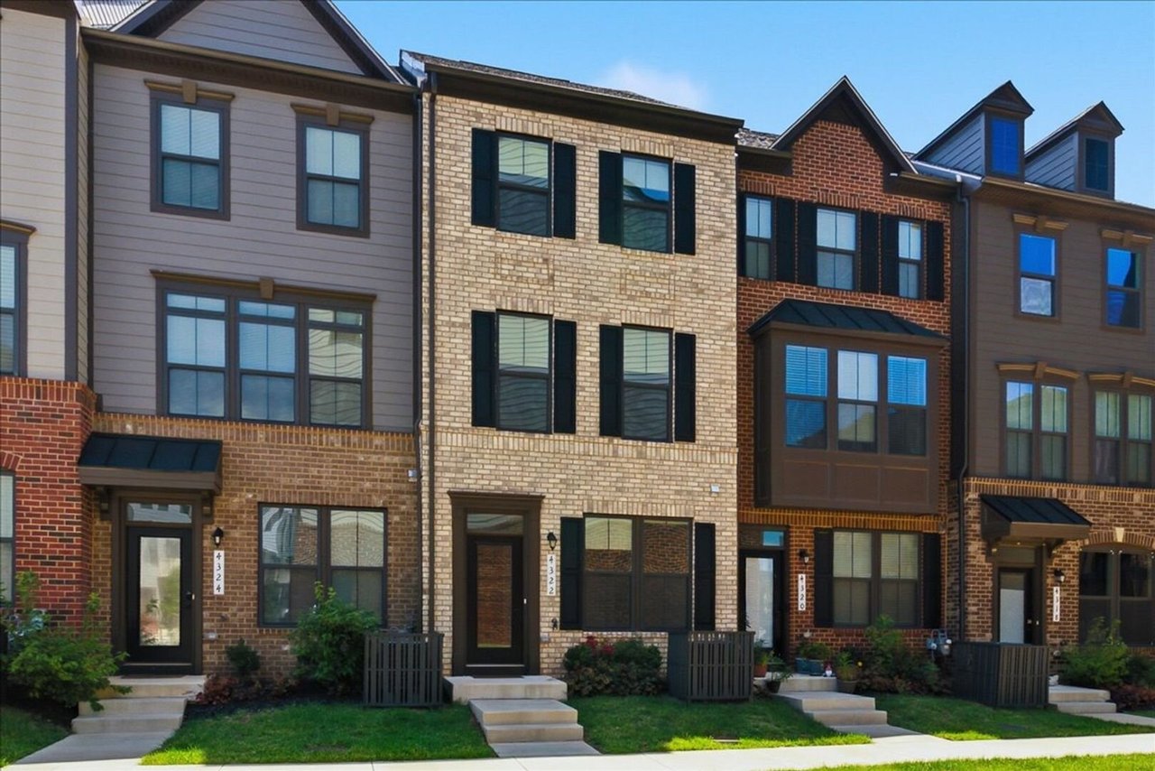 4322 Ellipse Terrace Chantilly, VA 20151