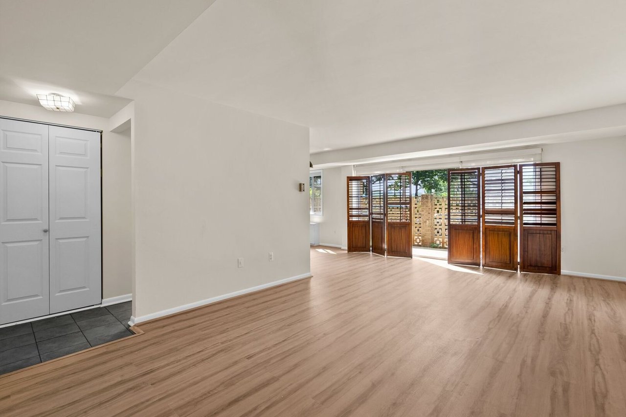 4241 Columbia Pike Apt 101 Arlington, VA 22204