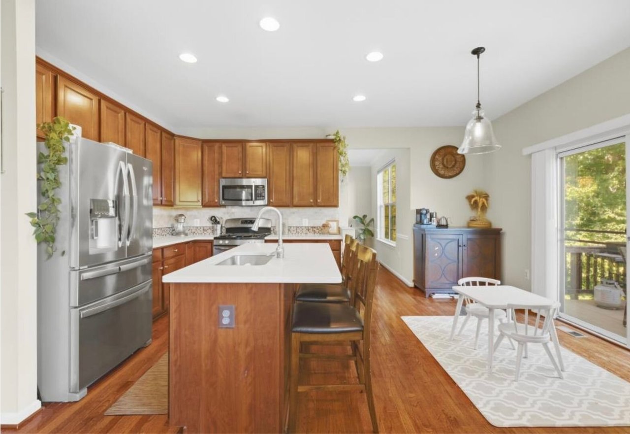 3324 Eagle Ridge Dr Woodbridge, VA 22191