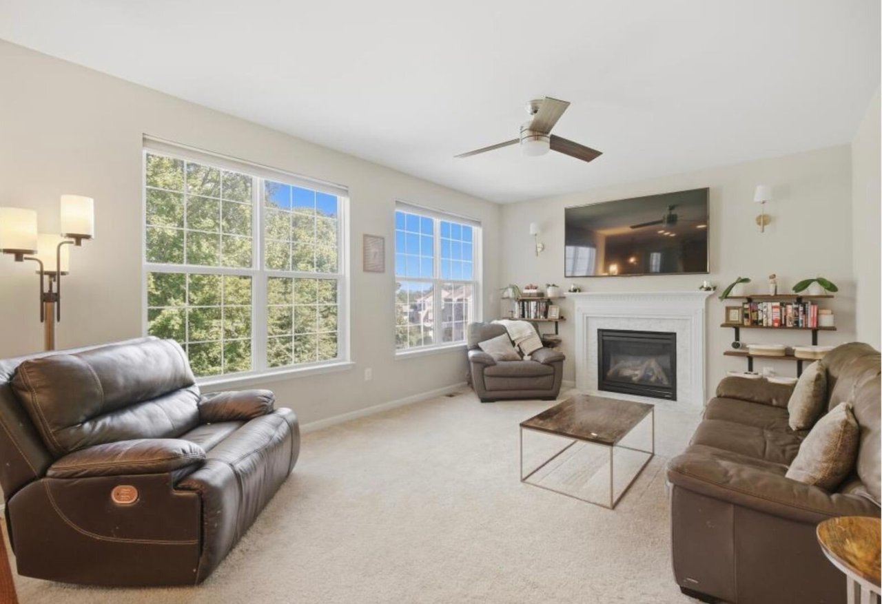 3324 Eagle Ridge Dr Woodbridge, VA 22191