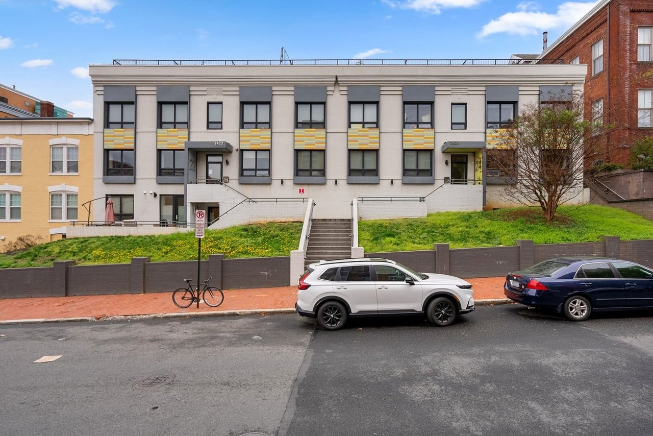 2422 17th St #104 Washington, DC 20009