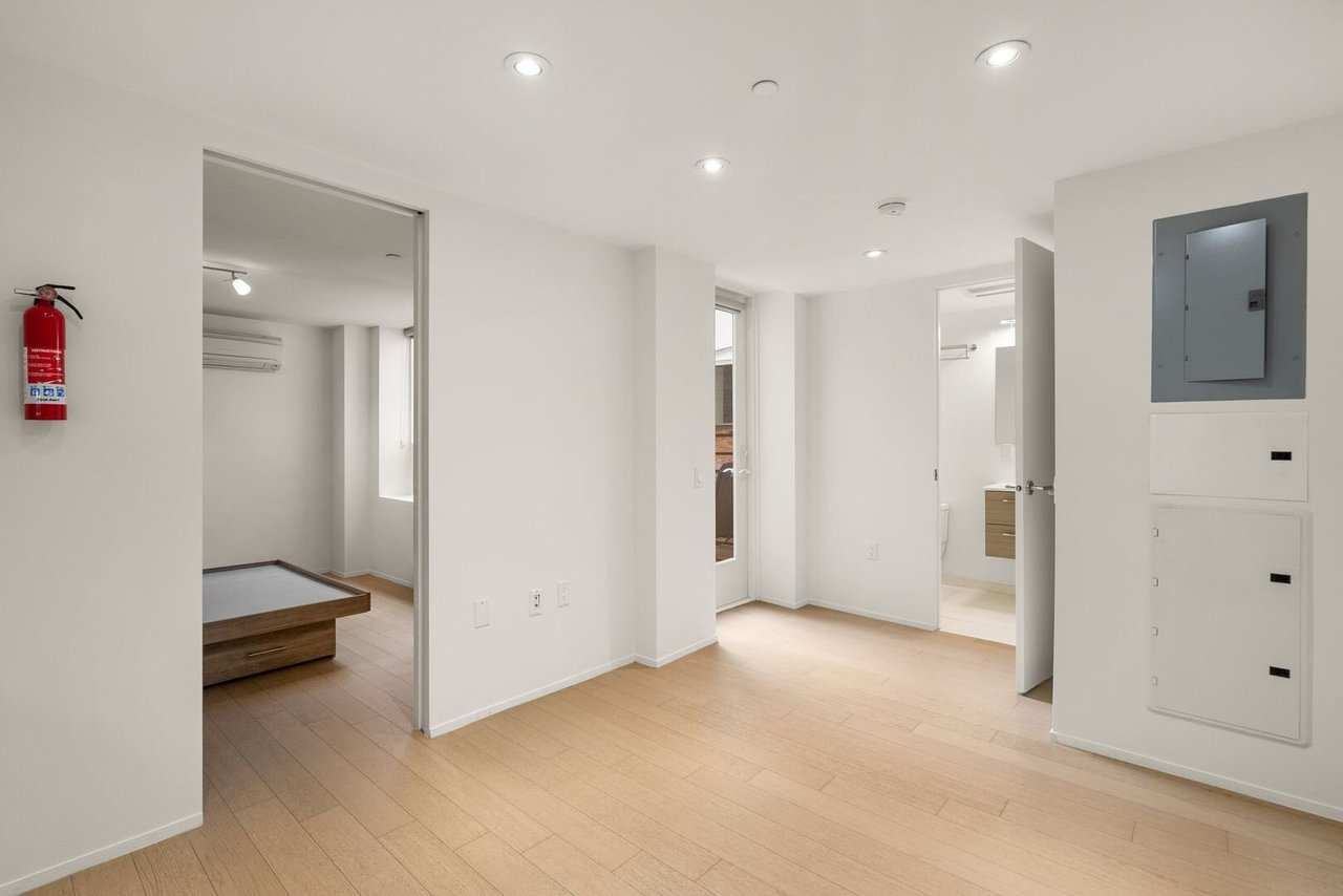 2422 17th St #104 Washington, DC 20009