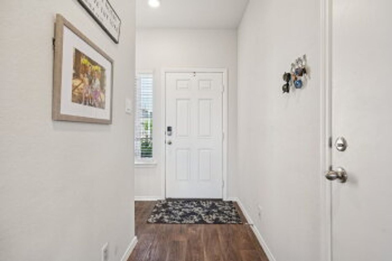 1242 Yellow Warbler Run San Antonio, TX 78253