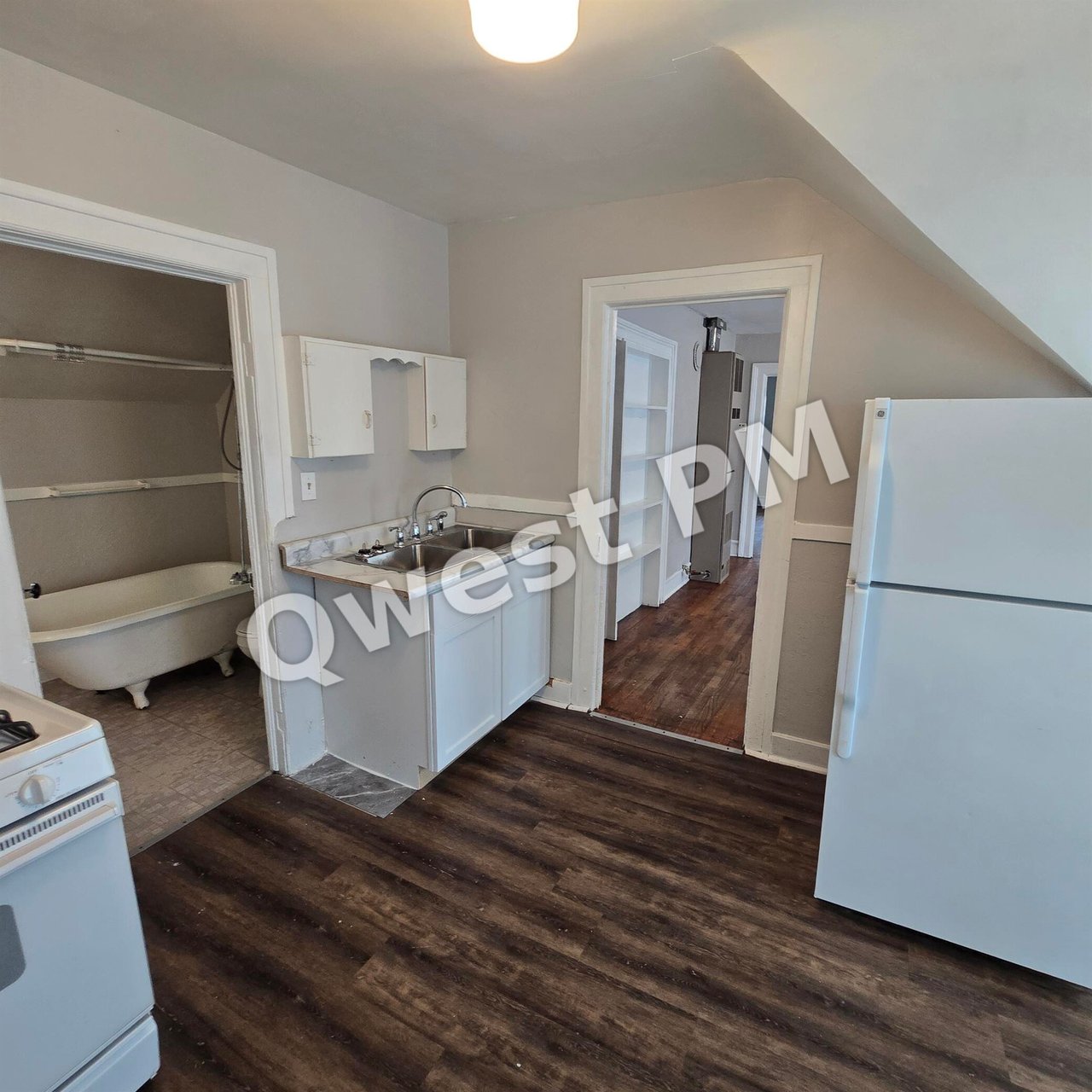 919 Davis Ave NW #2