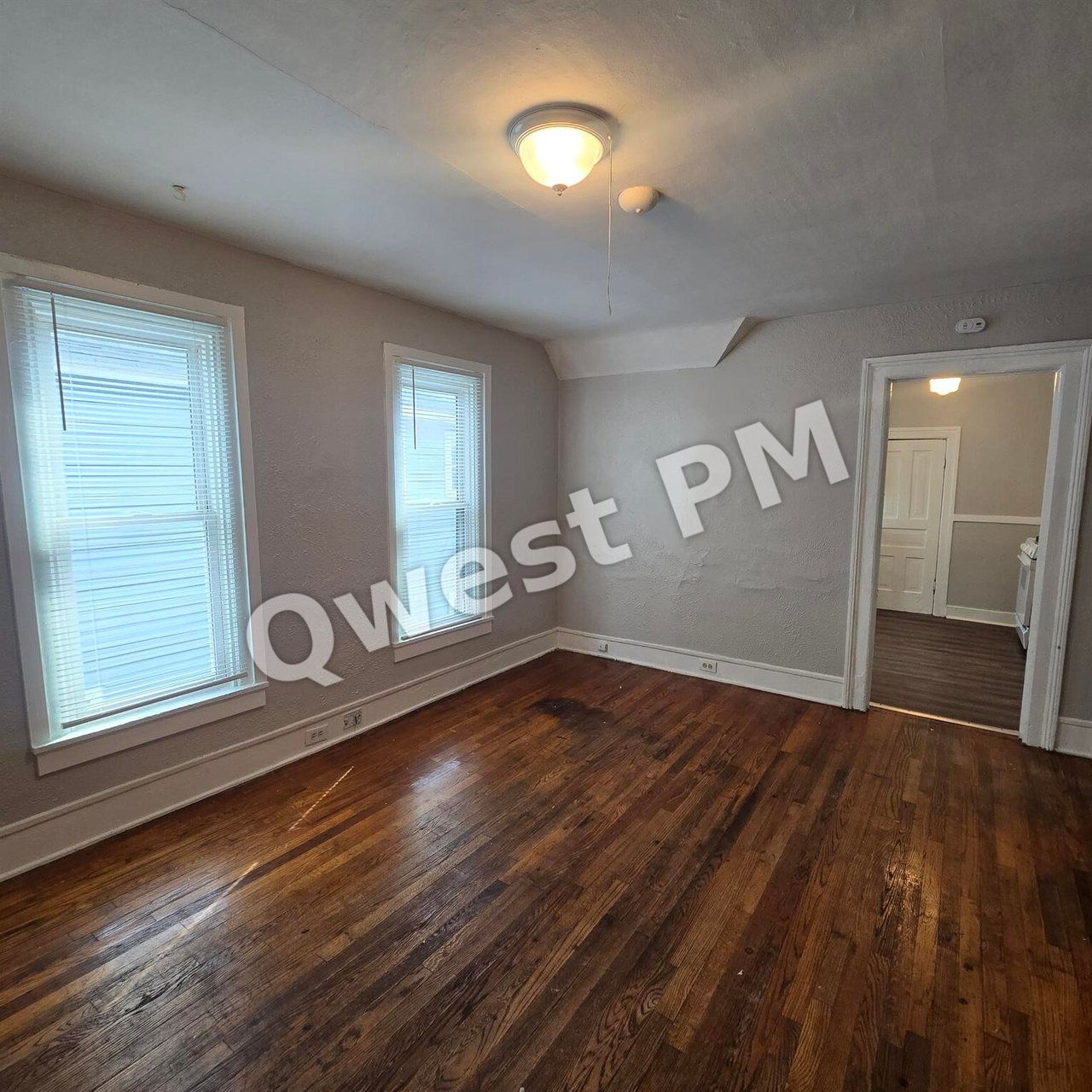 919 Davis Ave NW #2