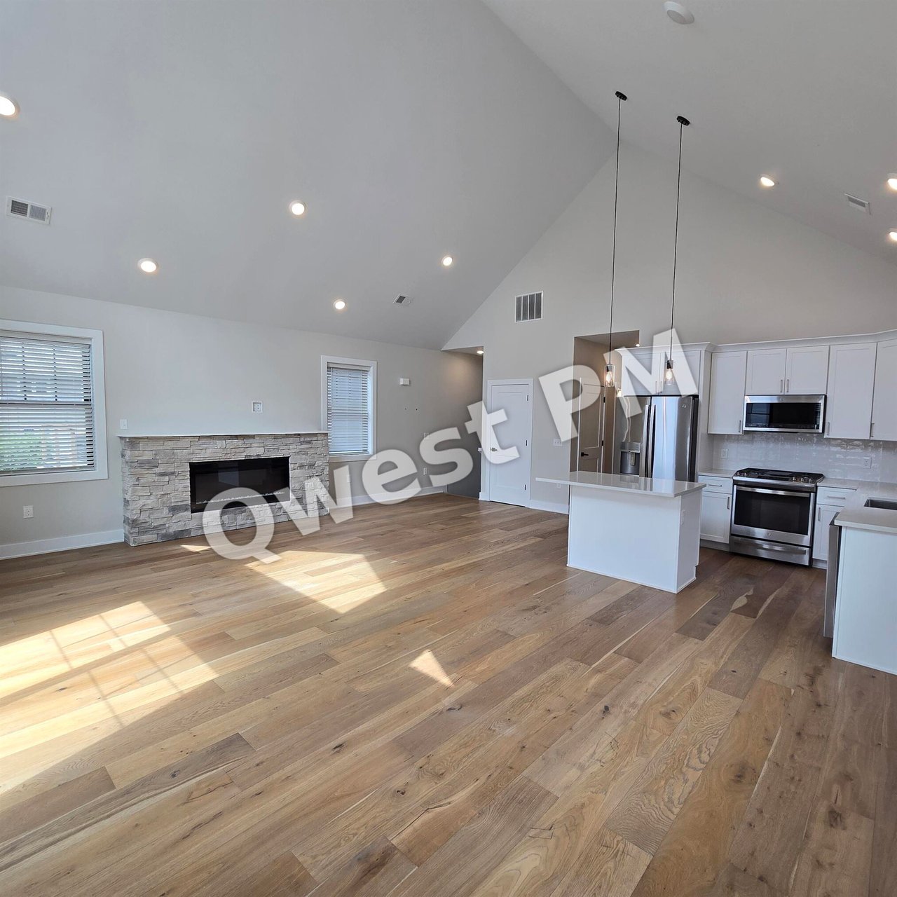 629 Fairview Ave NE 