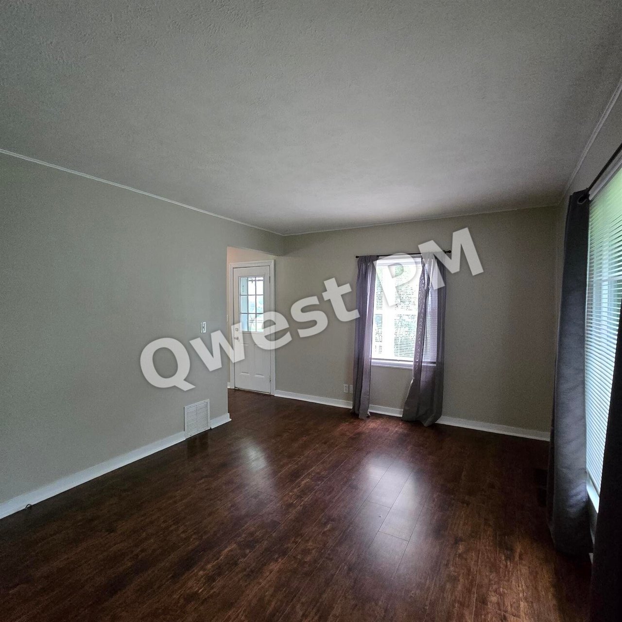 1127 Eastmont Dr SE