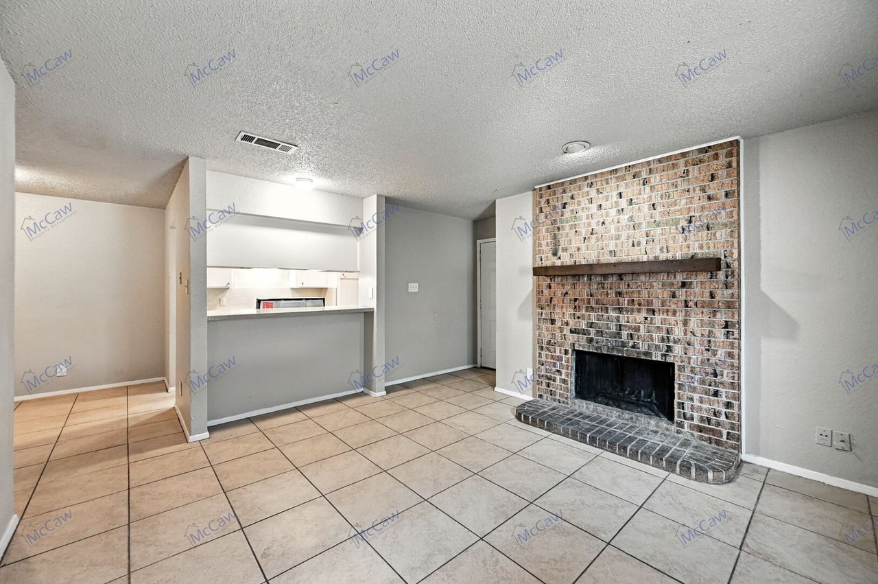 6176 Vega Dr. Fort Worth, TX 76133