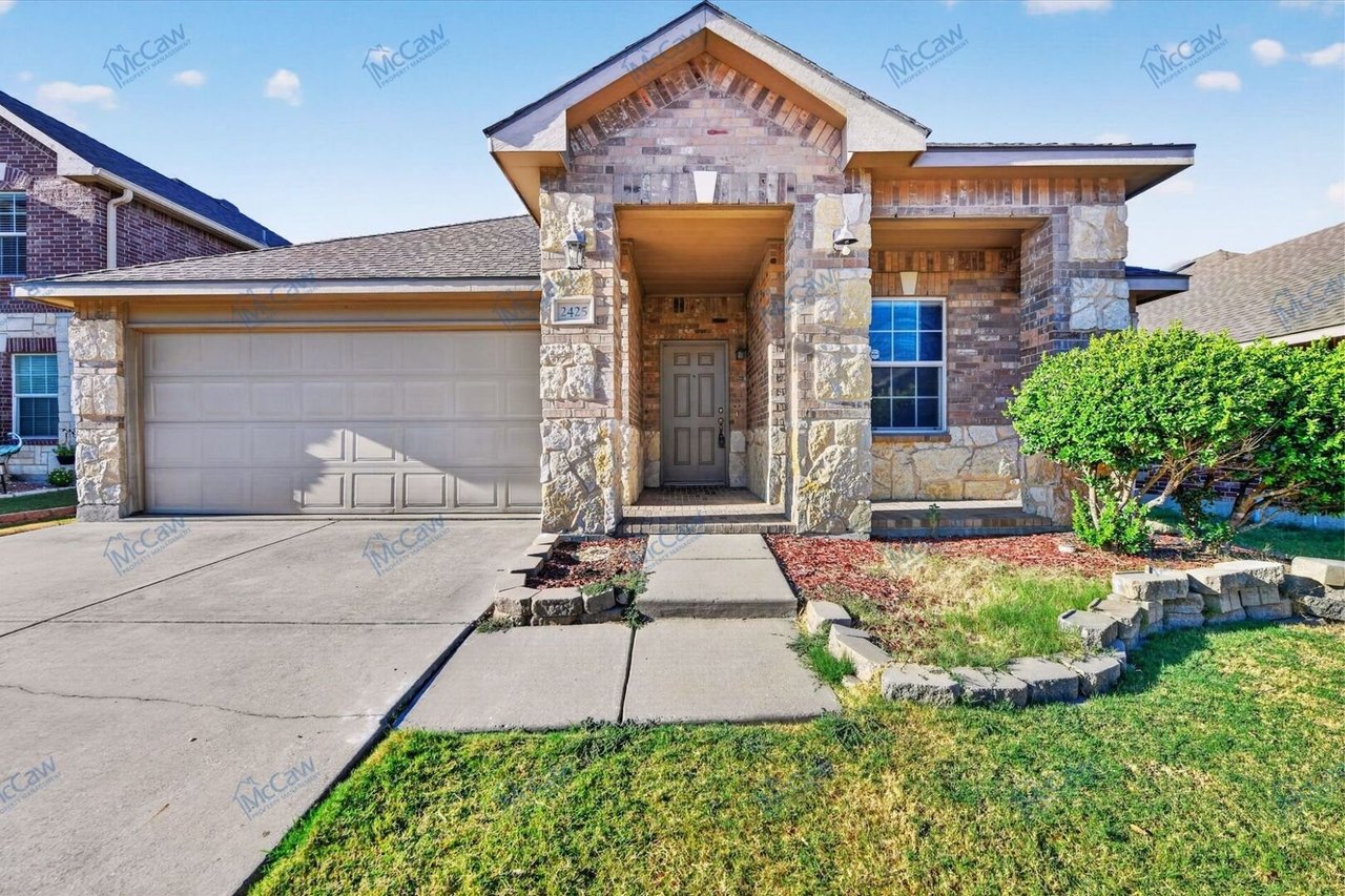 2425 Grand Rapids Dr. Fort Worth, TX 76177