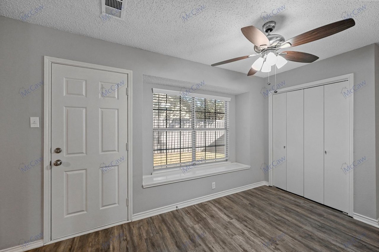 1371 Honeysuckle Ln. Lewisville, TX 75077