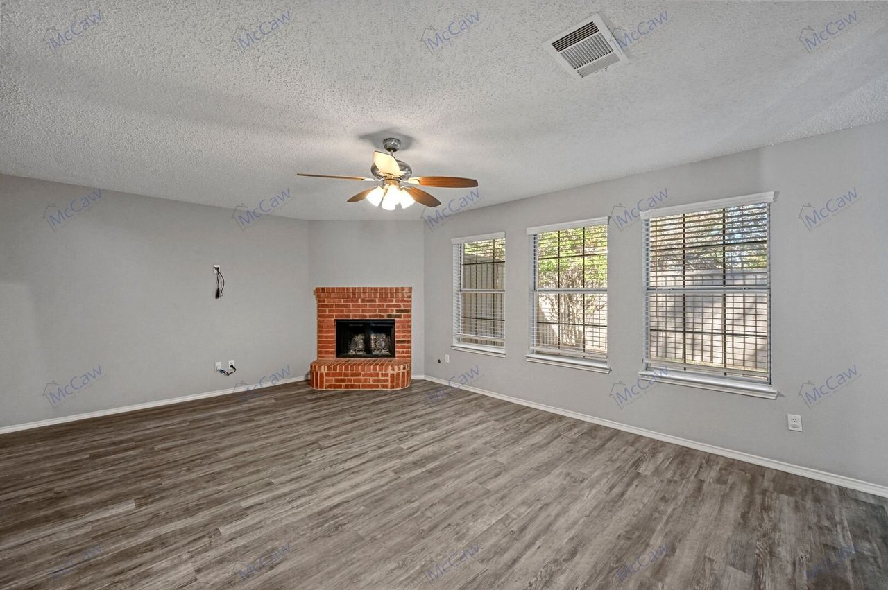 1371 Honeysuckle Ln. Lewisville, TX 75077