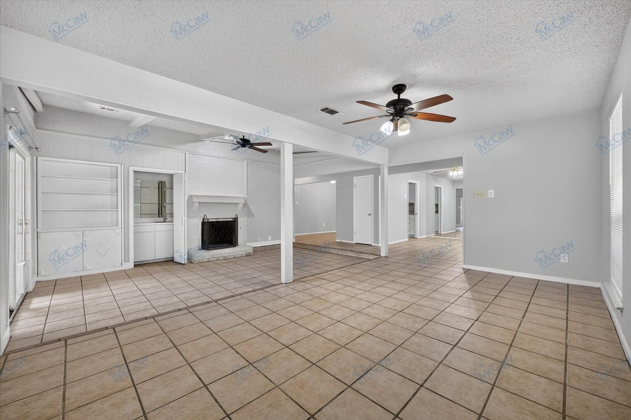 4902 Inverness Ave. Fort Worth, TX 76132