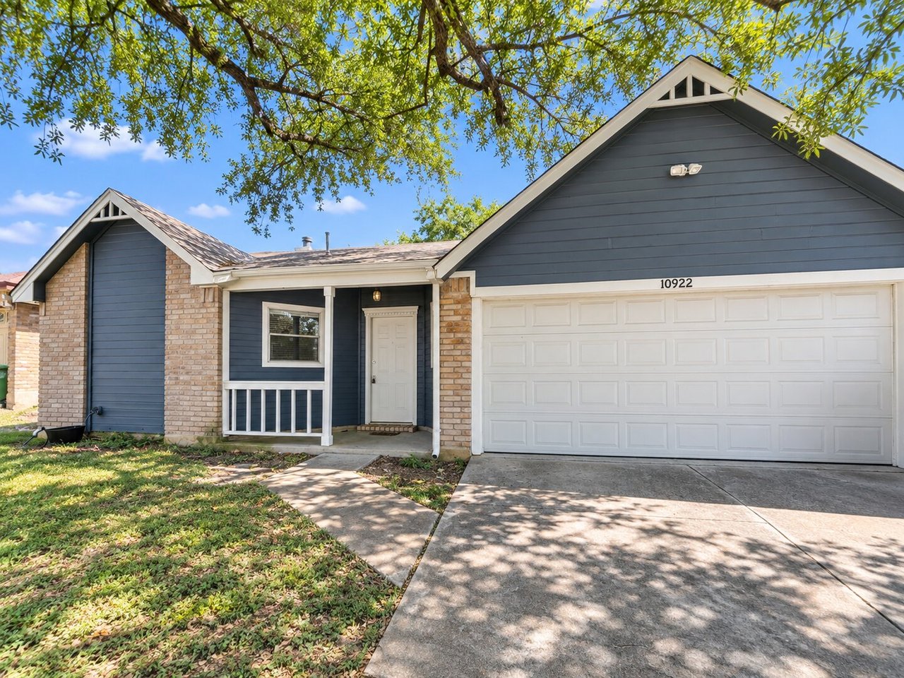 10922 Forest Summit Live Oak, TX 78233