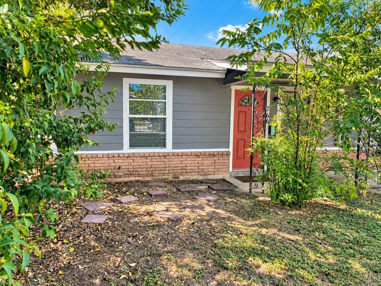 766 Edgebrook San Antonio, TX 78213