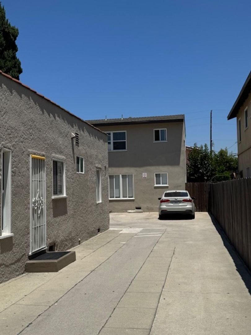 9855 1/2 ARKANSAS ST APT D BELLFLOWER, CA 90706