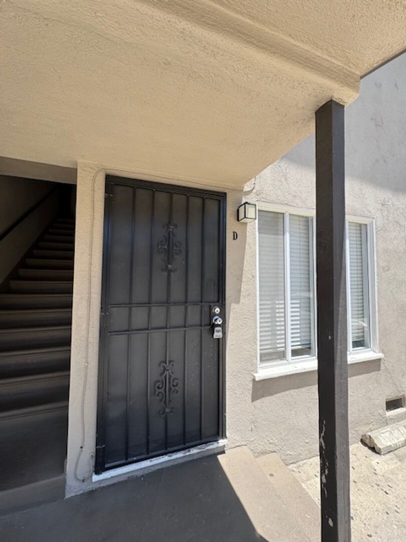 9855 1/2 ARKANSAS ST APT D BELLFLOWER, CA 90706